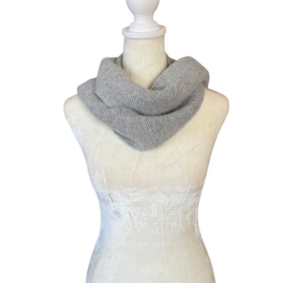 Alessia Massimo women's light gray silver shimmery scarf wrap rhinestone sequin - Picture 2 of 6